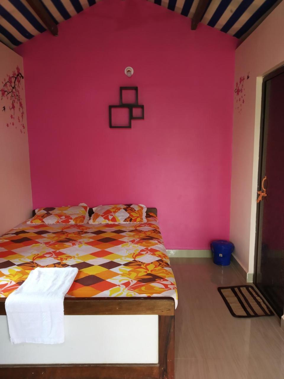 Prafulla Homestay Kárvár Kültér fotó